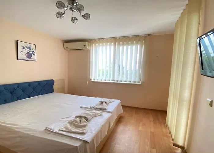 Bratanov Sunny Noks 阳光海滩