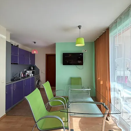 Bratanov Sunny Noks Апартаменти *