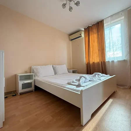 Apartment Bratanov Sunny Noks